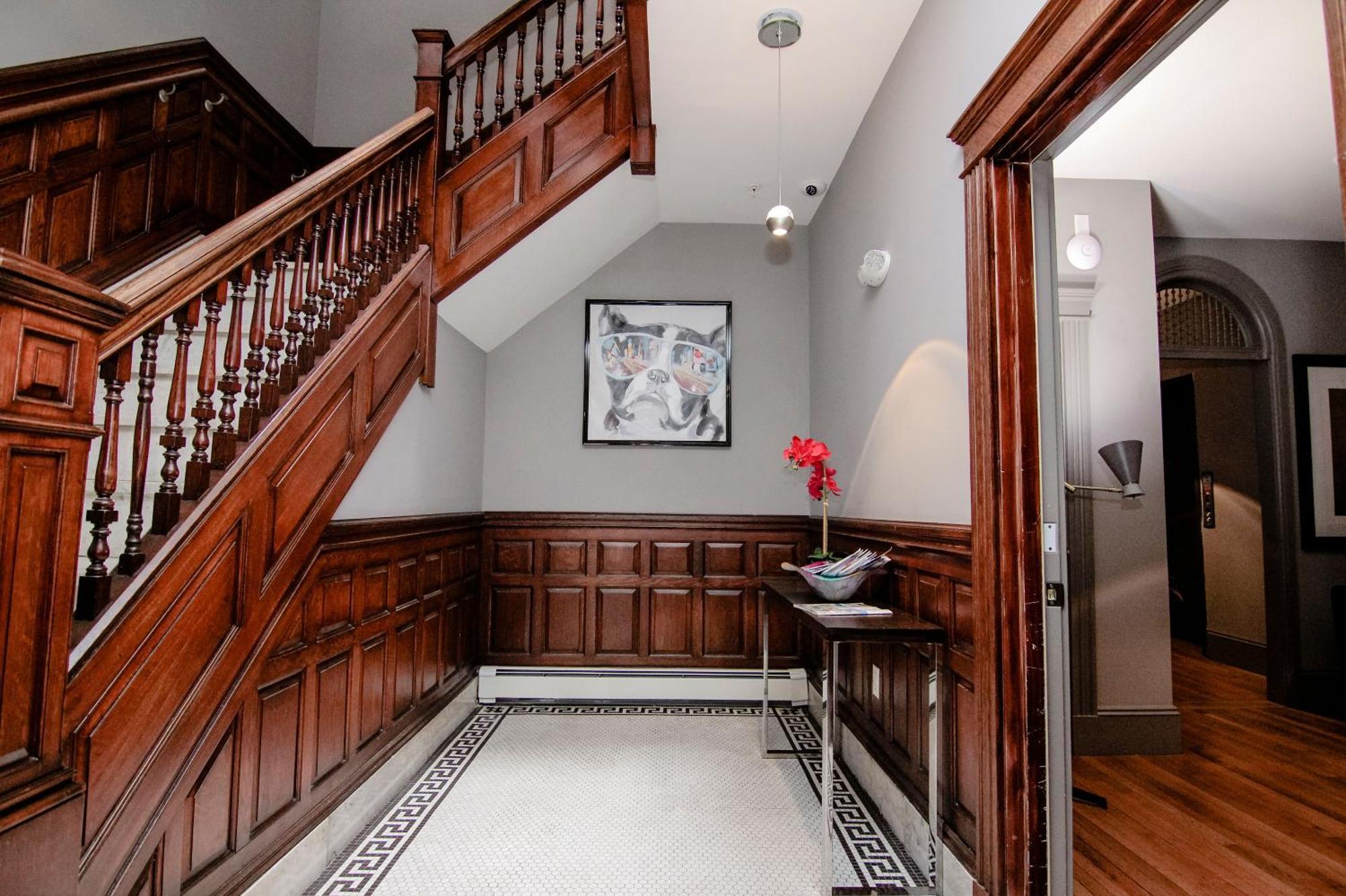 A Stylish Stay W/ A Queen Bed, Heated Floors.. #14 Brookline Bagian luar foto