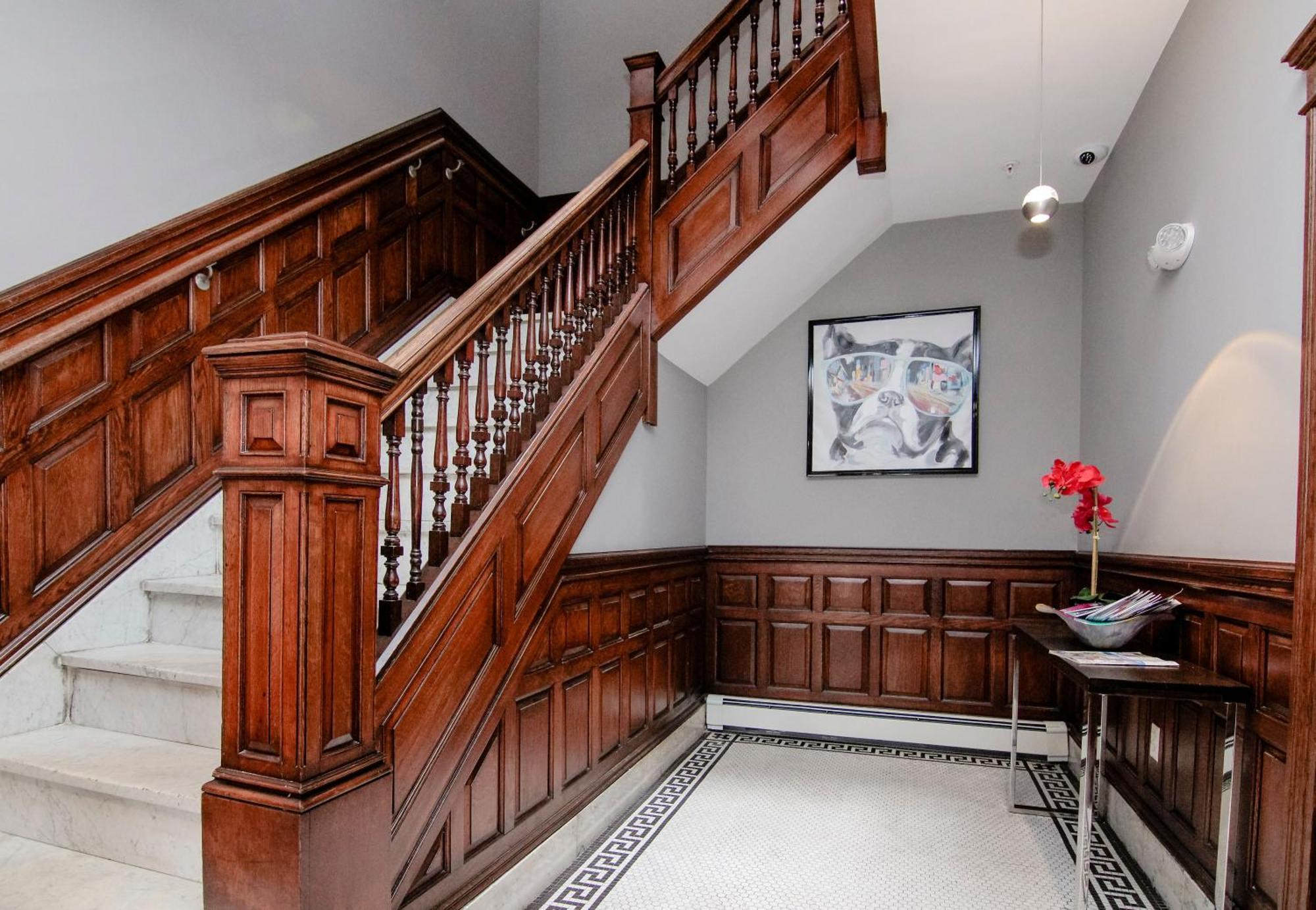 A Stylish Stay W/ A Queen Bed, Heated Floors.. #14 Brookline Bagian luar foto
