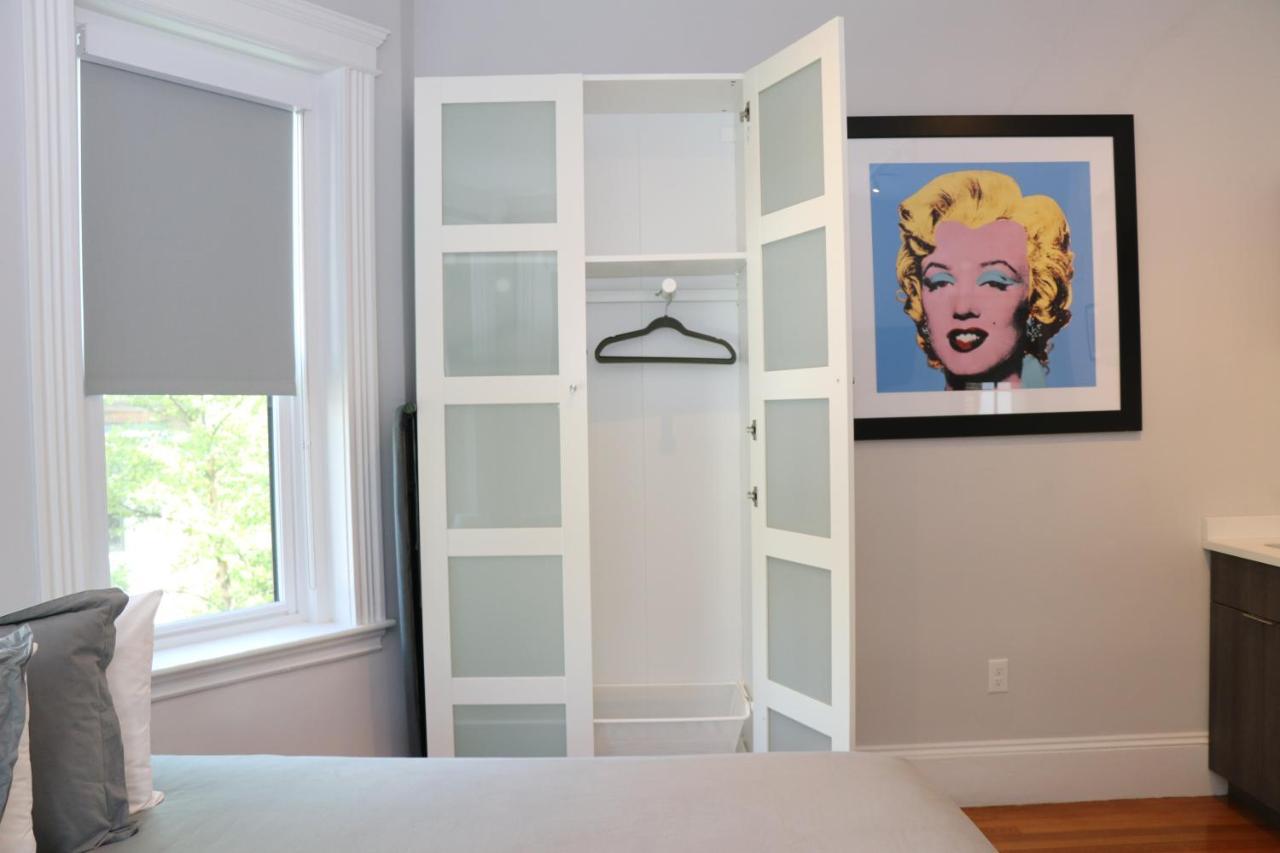 A Stylish Stay W/ A Queen Bed, Heated Floors.. #14 Brookline Bagian luar foto