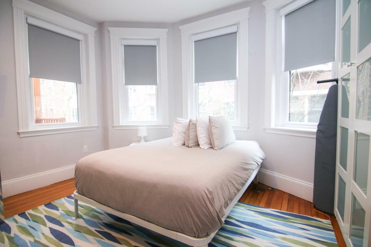 A Stylish Stay W/ A Queen Bed, Heated Floors.. #14 Brookline Bagian luar foto